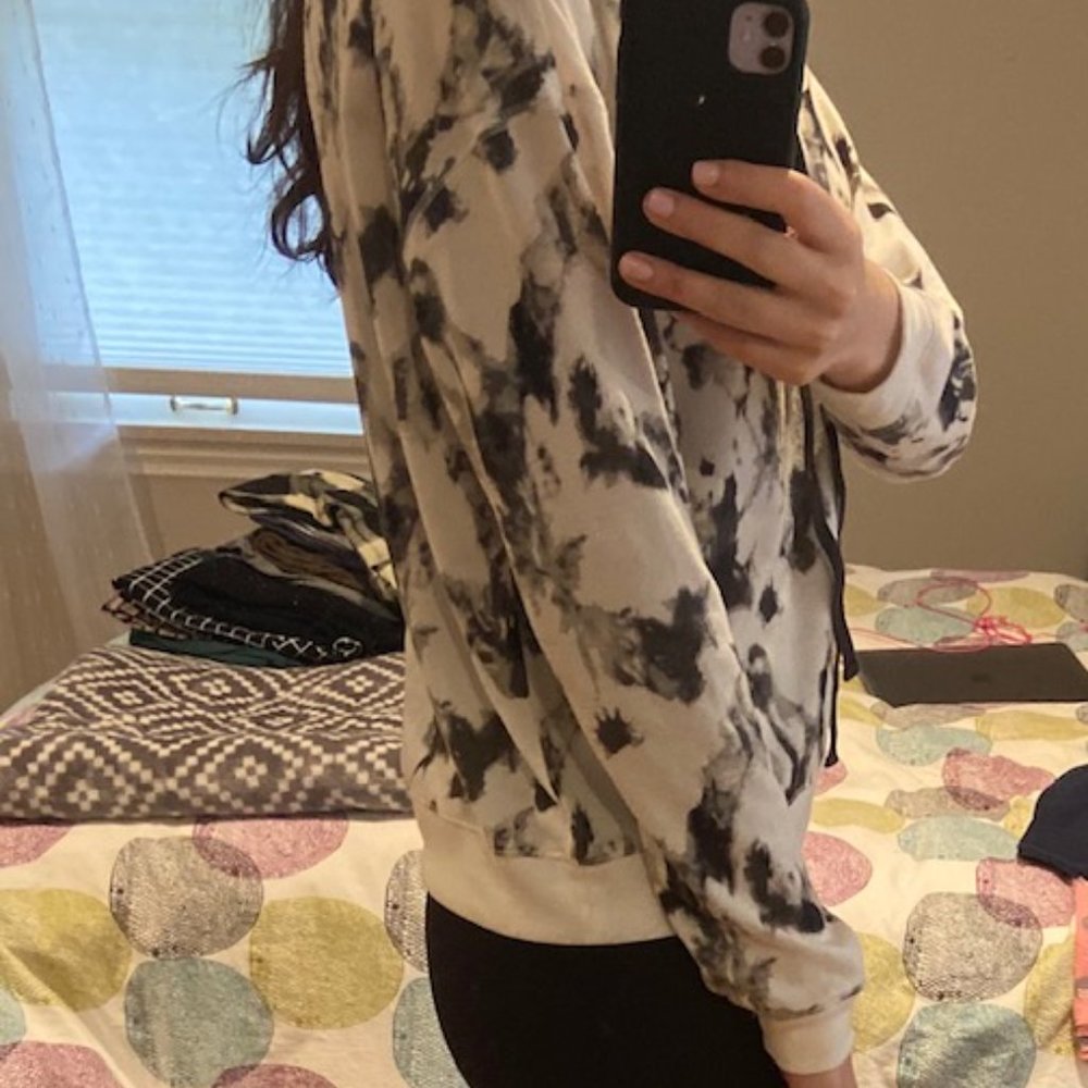 Sweater - Picture 3 of 3